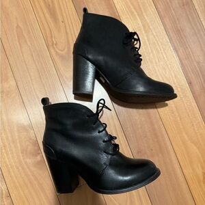 EUC Seychelles Tower Lace Up Bootie